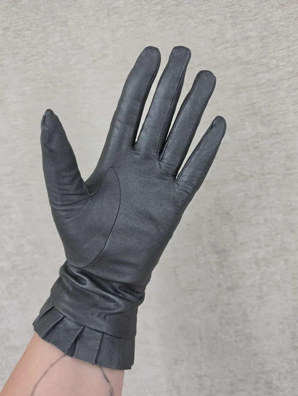 Mixit Metallic Gray Leather Driving Dress Gloves with Pleated Cuff